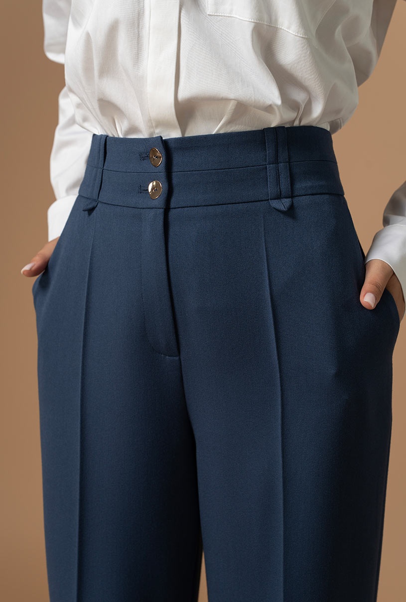Pantaloni creati pentru a adauga rafinament tinutelor office si smart-casual SORAYA Hermosa bleumarin
